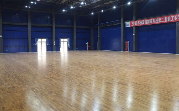 20厚木地板籃球場哪個牌子好？