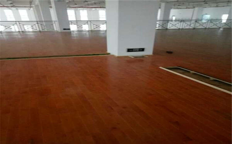 體育館橡膠木地板選購要注意什么？