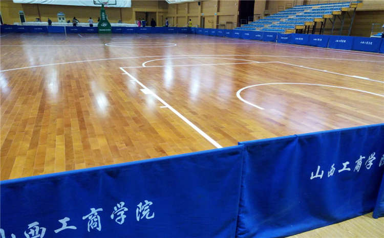 橡膠木NBA籃球場木地板怎么翻新