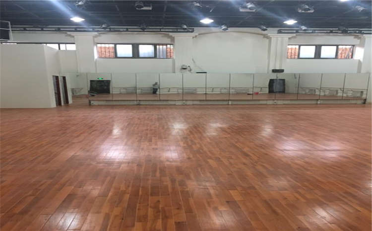柞木體育館實木地板批發價格