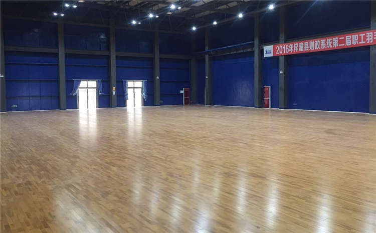 24厚舞臺運動木地板哪個牌子好？